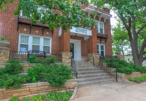 Mặt tiền nơi lưu trú