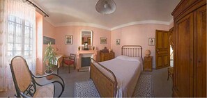 Double Room (#1)