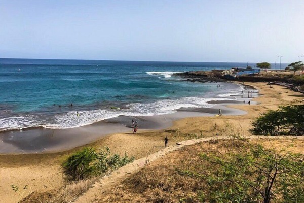 Beach nearby, beach massages, 6 beach bars