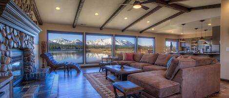 Televisión y chimenea