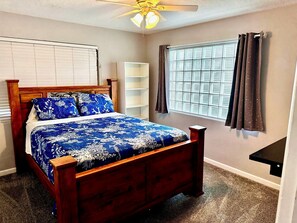 3 bedrooms, desk, iron/ironing board, free WiFi