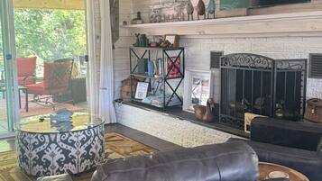 スマートテレビ、暖炉