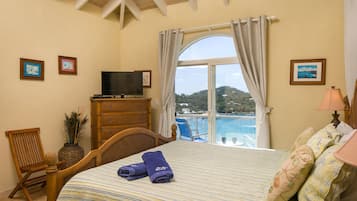 2 quartos, cofres nos quartos, ferros/tábuas de passar roupa