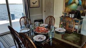 Dining - Tahiti Style 5 STAR OVER-WATER BUNGALOW + Lake House Blue + YouTube Video's PETS (Crescent City)