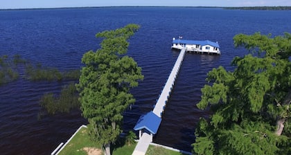 Estilo TAHITI OVER-WATER Sportsman Bungalow 360 * VISTAS * Se admiten mascotas + VER VIDEO +