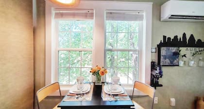 Historiallinen bungalow, City Center, Eco Pecan Tree House, Vitamix, Dyson, Bidet