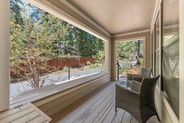 Terrace/patio - Raccoon Roost - Wonderful Condo - Community Pool (Incline Village)