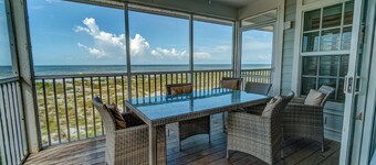 Stunning Sunset views!Close to the pool and newly updated on Resort,C1724A+*