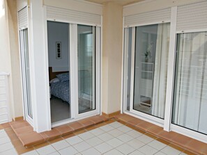 Interior - Large apartment. Front line beach, private parking, bicycles (Peñiscola)