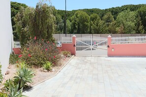 Property grounds - Luxury Villa with swimming pool  (Falésia)