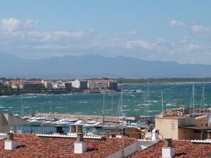 Marina - IMPRESSIVE VIEWS, POOL-GARDEN, CLIMATIZACION, WiFi. NEAR SEA HUTG-02835 (L´escala)