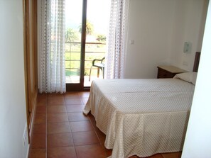 2 habitaciones, tabla de planchar con plancha y wifi gratis