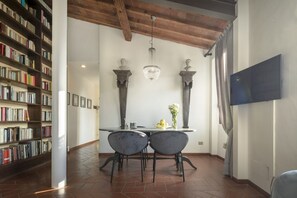 Interior - Pitti Luxury Terrace in Florence, a terrace overlooking Florence by Mmega (Firenze)