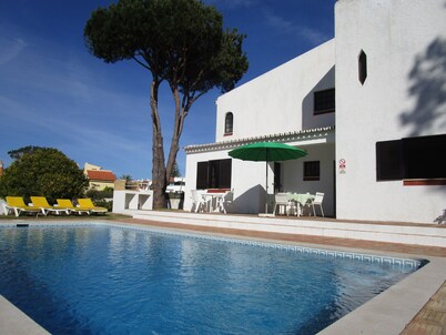 Detached villa with private pool 1.5 km from Vilamoura marina