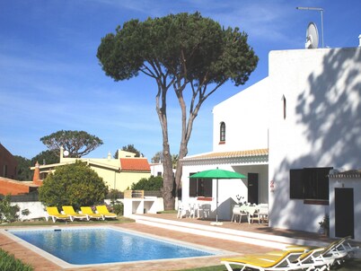 Detached villa with private pool 1.5 km from Vilamoura marina