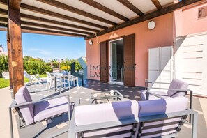 Outdoor dining - Villa Luana with direct access to the sea (Gorgo Lungo)