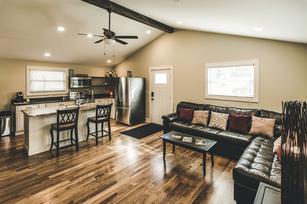 Smart TV, videojuegos, reproductor de DVD y estéreo 