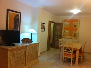 Dining - EXCELLENT T3, NEAR THE BEACH AND VILAMOURA MARINA W / POOL AND GARDEN (Vilamoura)