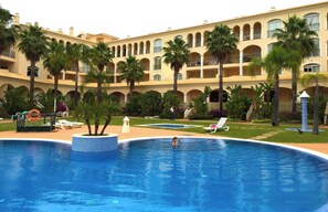 Piscine extérieure