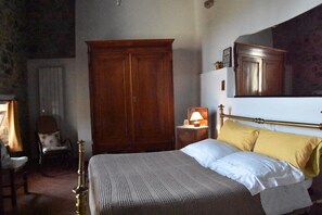 1 chambre, bureau, fer et planche à repasser, accès au Wi-Fi (inclus)