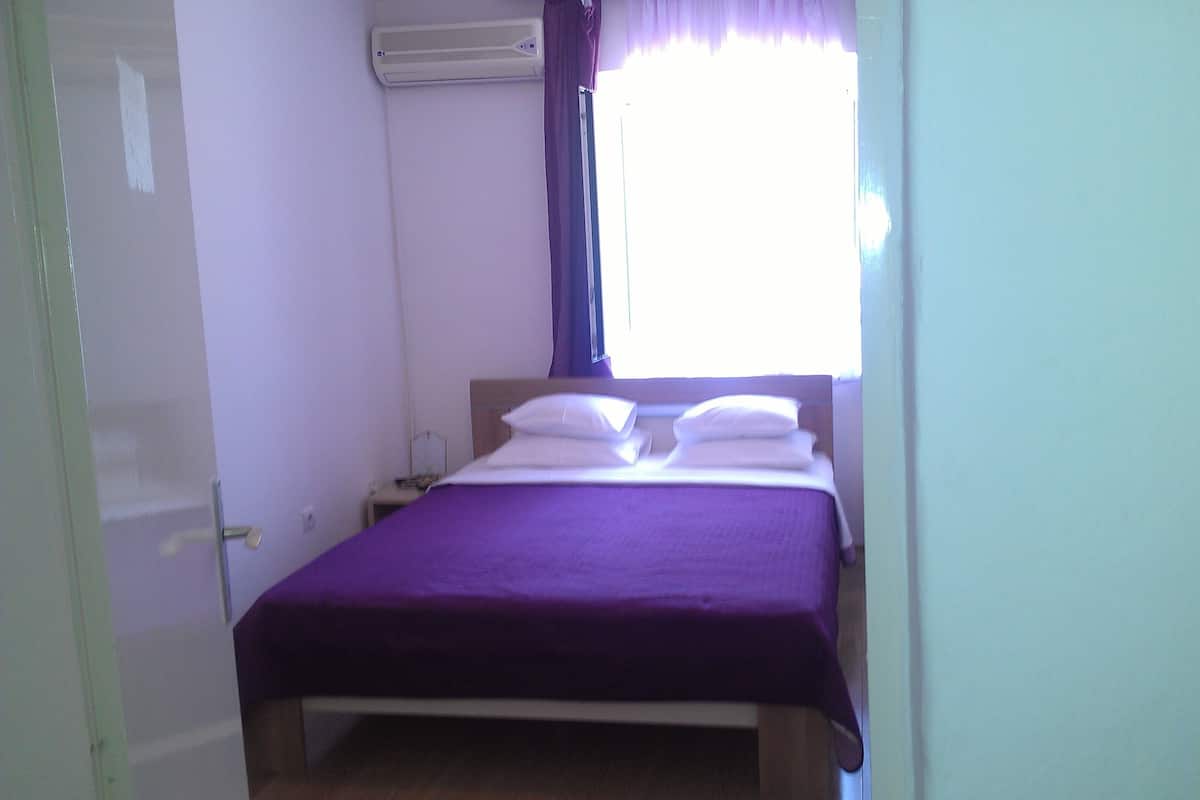 Doppelzimmer, zum Garten hin