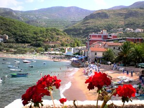 Di pantai dan scuba diving