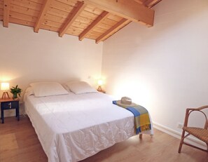 2 chambres, accès au Wi-Fi (inclus), literie fournie