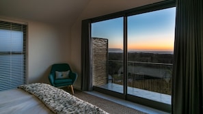 3 Schlafzimmer, Zimmersafe, Bügeleisen/Bügelbrett, Reisekinderbett
