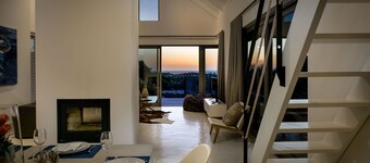 Willow Beach House right on the sand dunes of Noordhoek's Long Beach