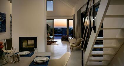 Willow Beach House Ă droite sur les dunes de sable de Long Beach Noordhoek