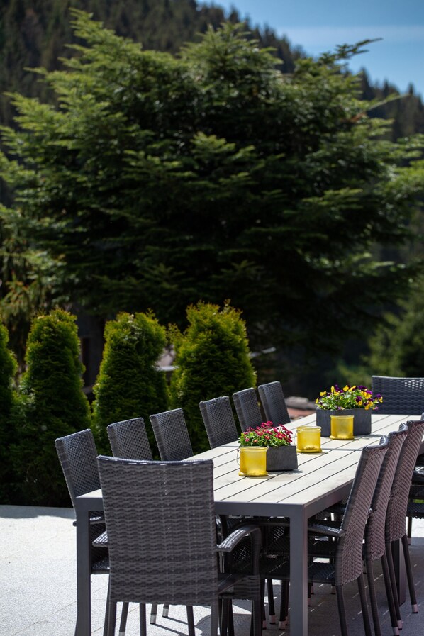 Outdoor dining - Vacation with friends - THE all-round carefree package for your vacation! (Masserberg)