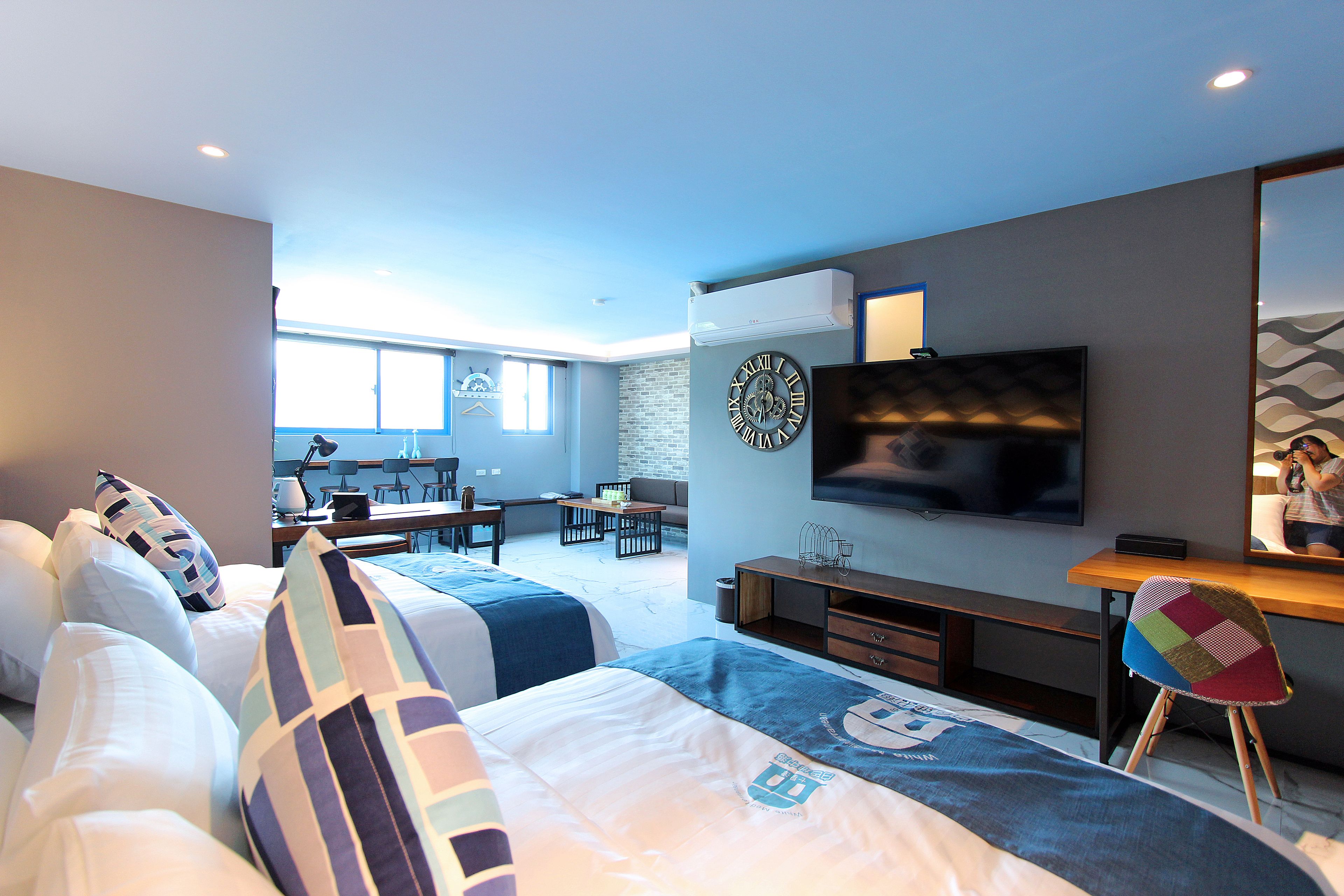 Comfort Quadruple Room, 2 Double Beds, Partial Sea View | Desk, blackout drapes, free WiFi, bed sheets