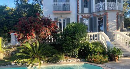 Charming 1930s villa with swimming pool and air-conditioned rooms.
