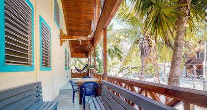 Comfortable home w/ casual island vibes, WiFi & partial AC - near the beach/town