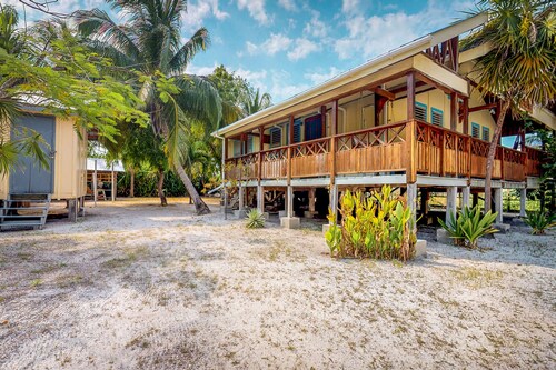 Comfortable home w/ casual island vibes, WiFi & partial AC - near the beach/town