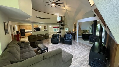 Nestled in forest with private hiking trails. Near horse show, beaches & golfing