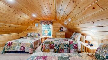 3 slaapkamers, een strijkplank/strijkijzer, wifi, beddengoed