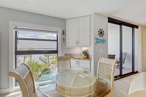 Dining - Romantic waterfront getaway, with pools, hot tubs, & tennis (Marco Island)