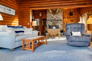 TV, DVD player, books, video library - Vintage lakefront cabin with incredible water views, private dock & pebble beach (Greenville)