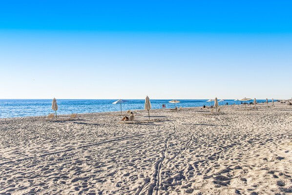 Tæt på stranden