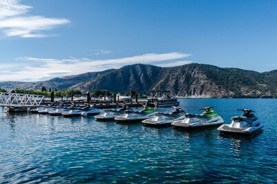 Lakefront home with patio, lake views & shared dock access