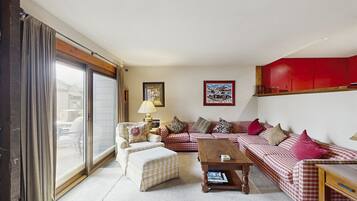 TV, fireplace, DVD player, table tennis