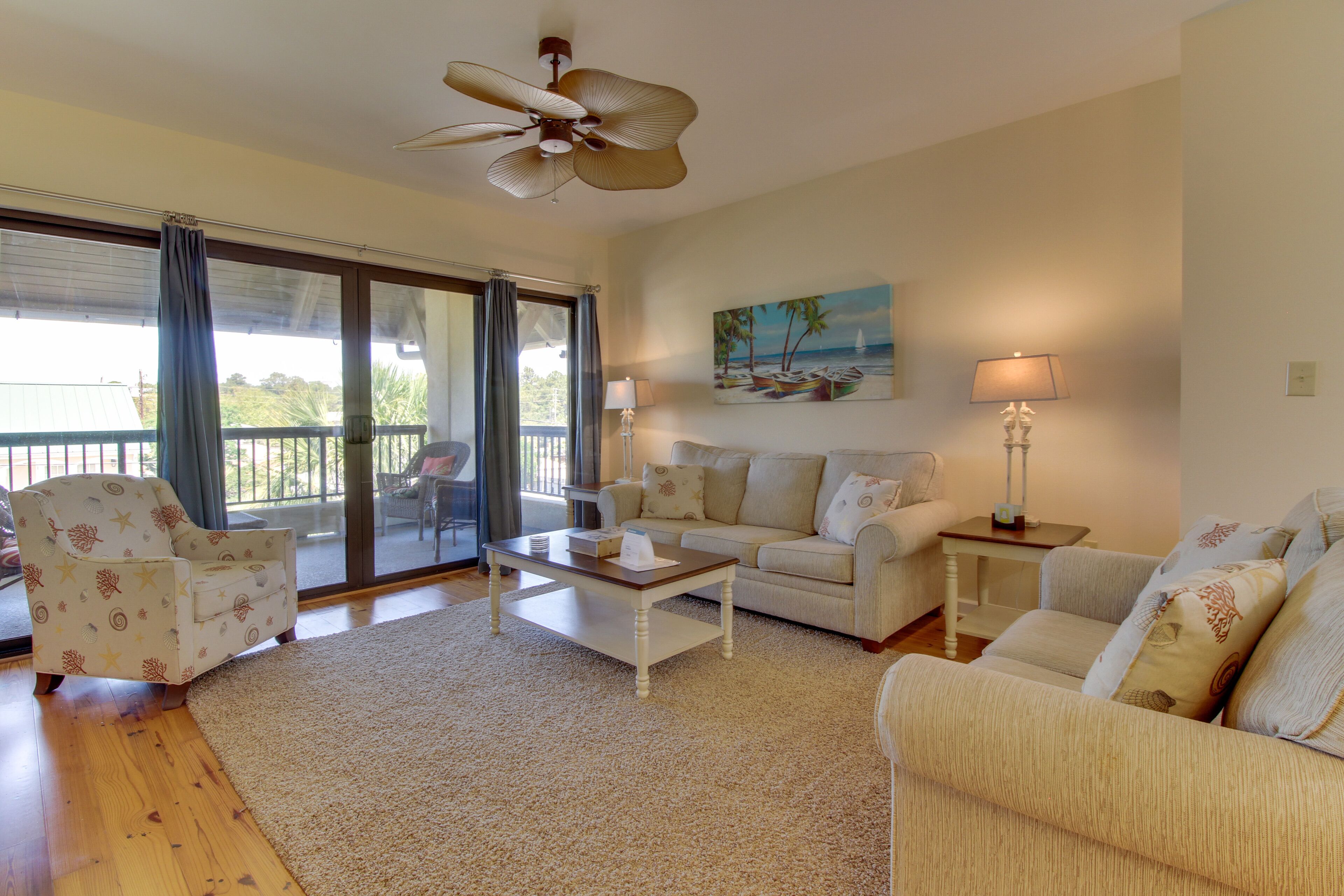 Comfy Family-Friendly Condo with Balcony, Gulf Views and Easy Beach Access