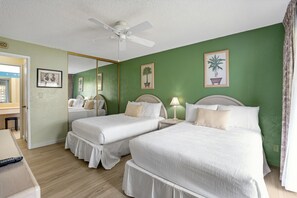 1 bedroom, iron/ironing board, Internet, bed sheets - Newly Renovated condo with pool and hot tub - short distance from the beach (Kapaa)