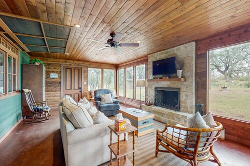 Historic lakefront & wildlife haven with firepit & gas grill - minutes to water