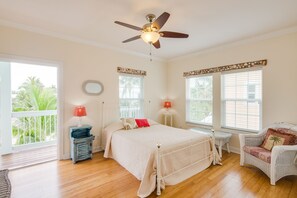 3 多间卧室、熨斗/熨衣板、上网接入、床单