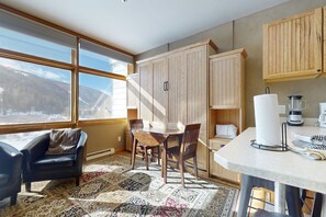 Interior - Condo near the slopes with fireplace, balcony, gym, washer/dryer (Keystone)