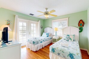 3 chambres, fer et planche à repasser, Internet gratuit, draps fournis