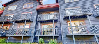 Condo with  Mountain views and access to hiking & skiing