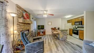 TV, fireplace